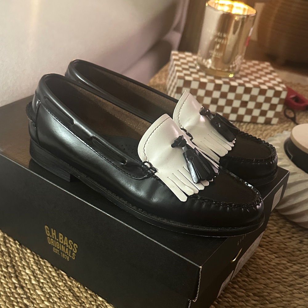 G.H. Bass & Co. Black Leather Loafers with White Kiltie and Black Tassels